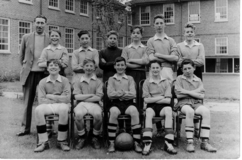 44, Hawes Down school team, Mr Barton back row left, 1958.jpg